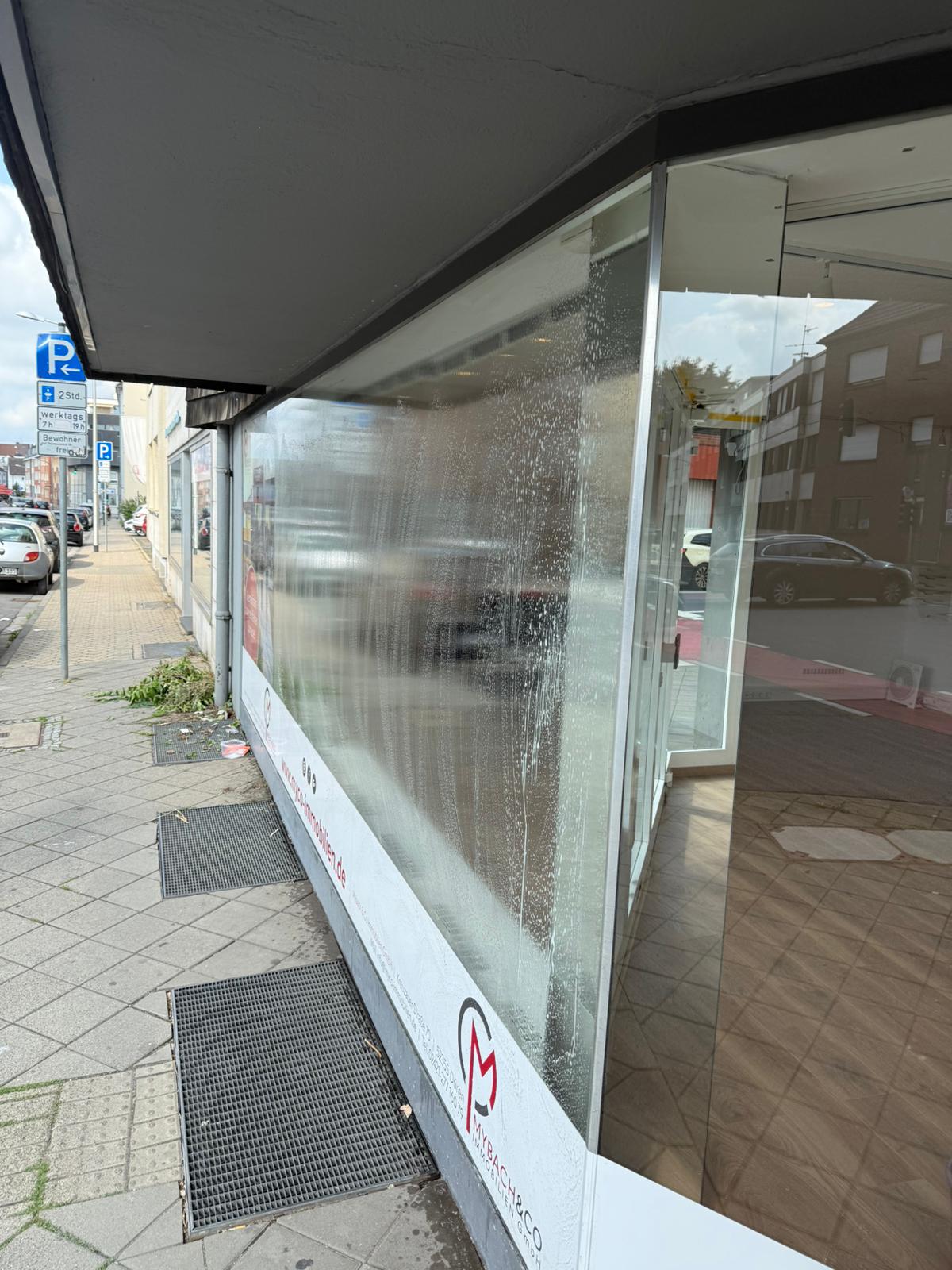 Schaufensterreinigung